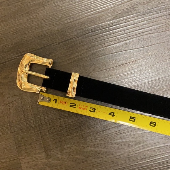 Zara belt with gold hardware - Picture 4 of 5
